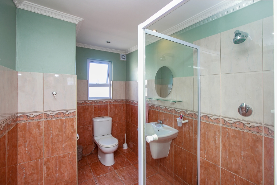 5 Bedroom Property for Sale in Claremont Western Cape